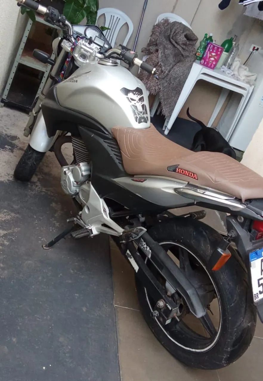 CB 300R - Foto 2
