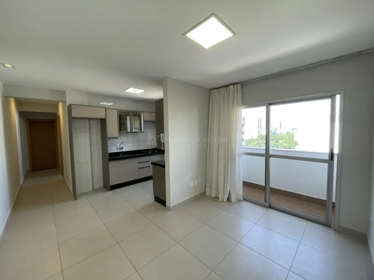 Apartamento 02 Dormitórios - Zona 07