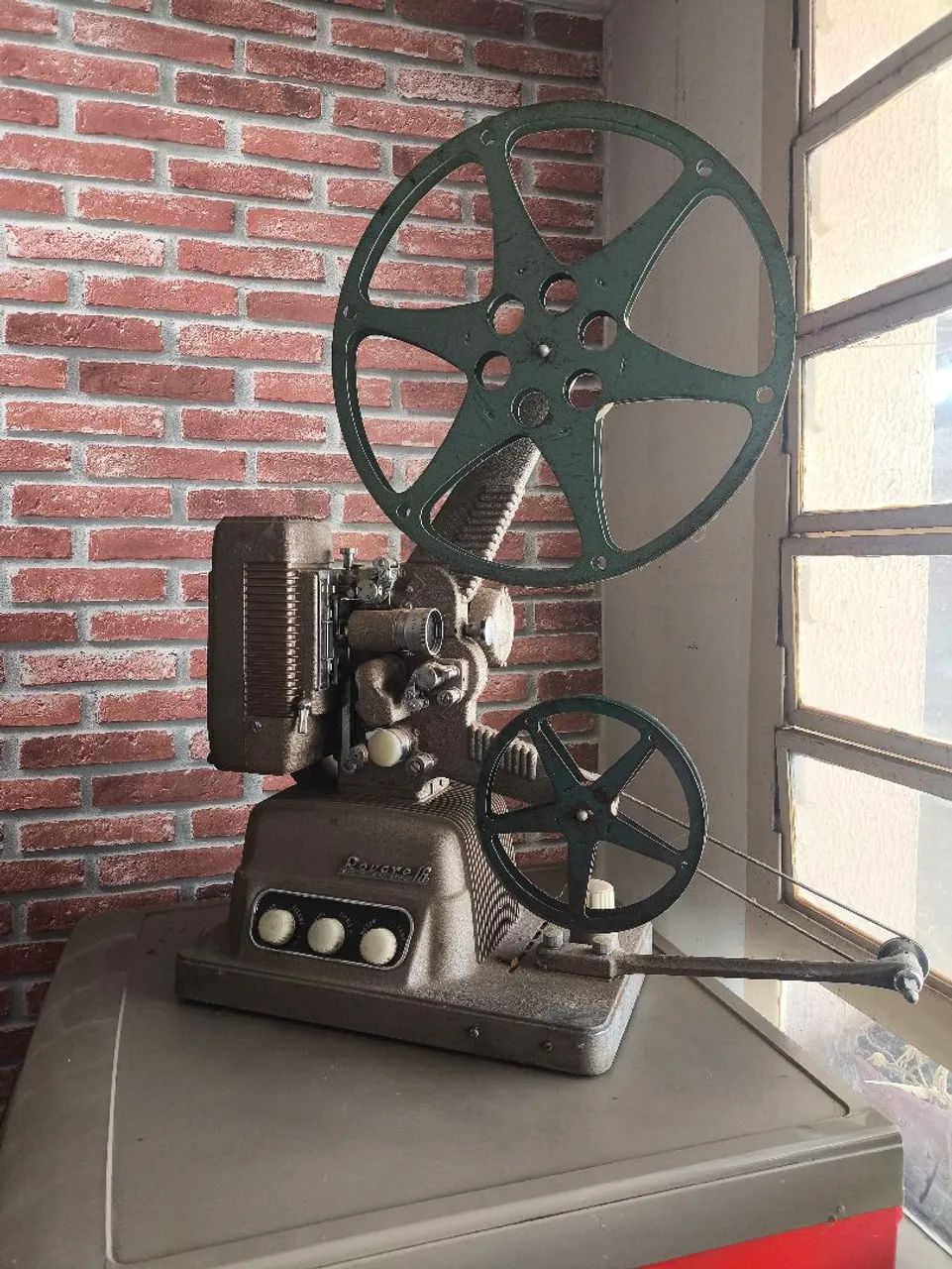 Projetor antigo Revere 16mm