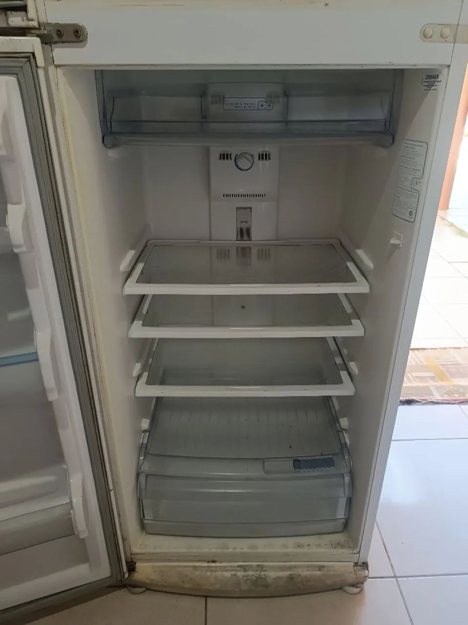 Geladeira com defeito  - Foto 4