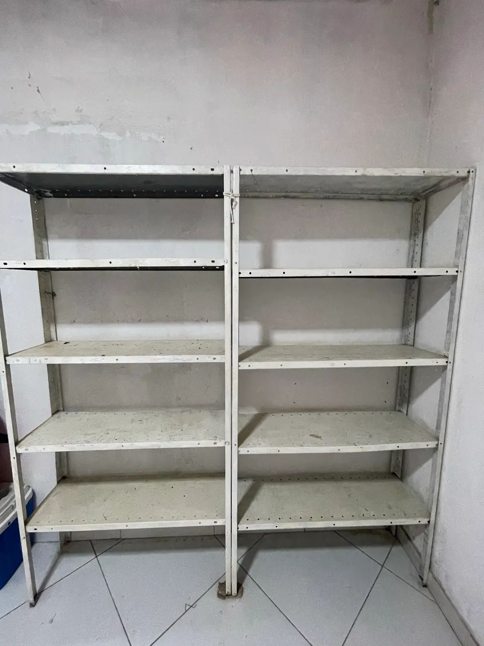3 Prateleiras para comércio 