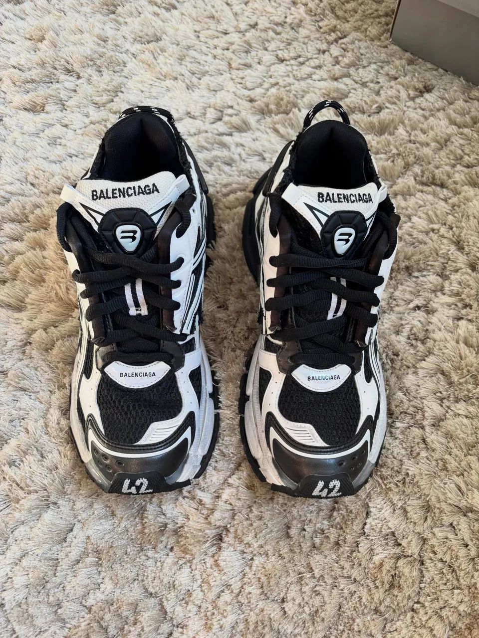 Balenciaga Runner Black White - Calçados - Vila Fátima