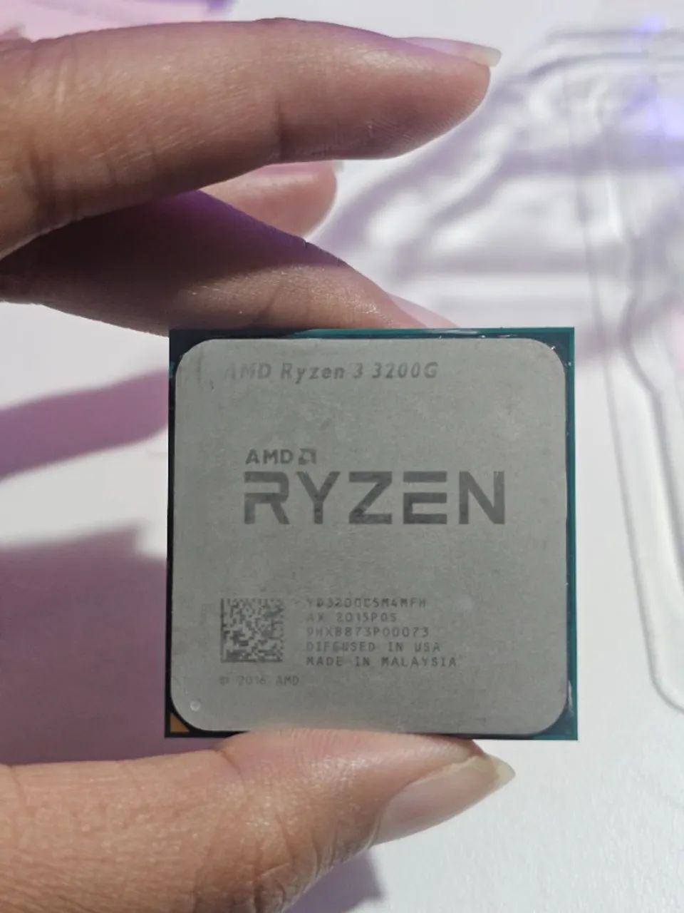 Ryzen 3 3200G + Cooler AMD