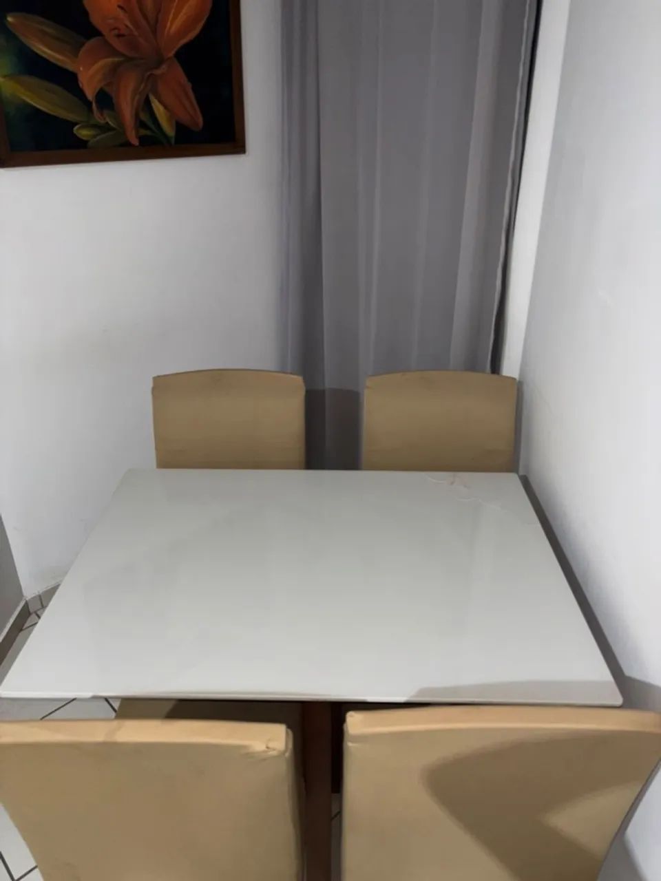 Mesa com 4 cadeiras  - Foto 2
