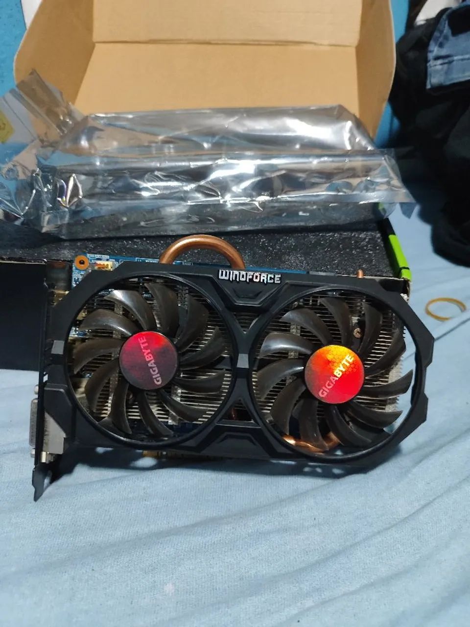 Placa de vídeo Gigabyte 750 Ti 