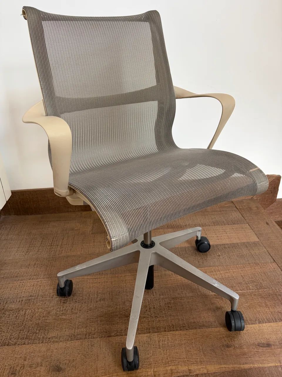 Cadeira Herman Miller original modelo setu