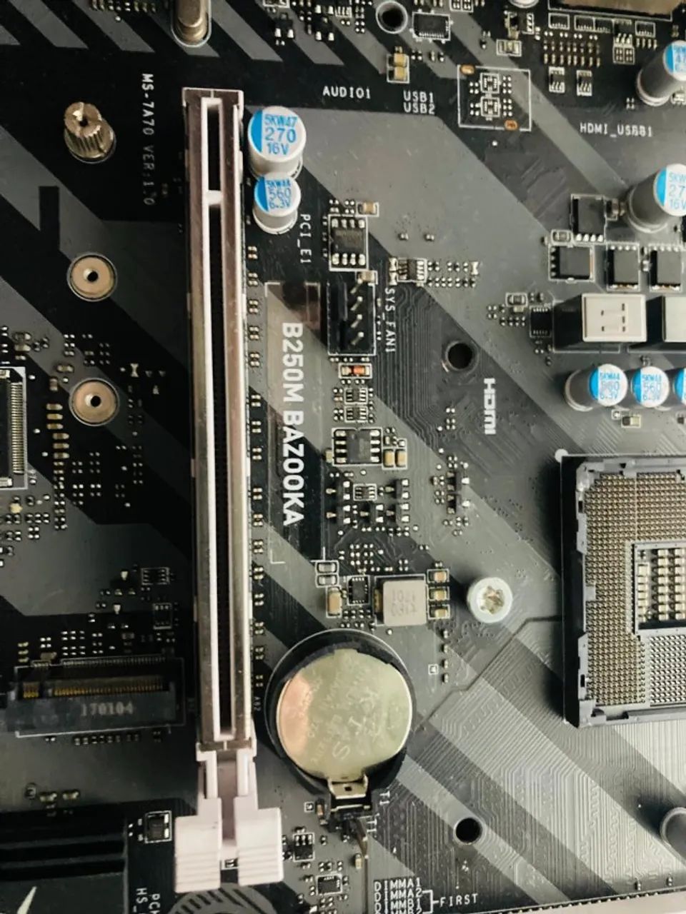 Placa-mãe MSI B250M Bazooka - Com Defeito / Para Conserto - Foto 3