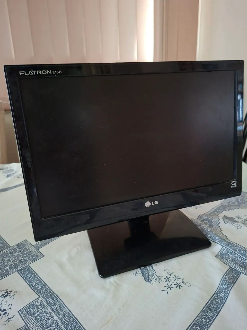 MONITOR LG 16 POLEGADAS EM EXCELENTE ESTADO