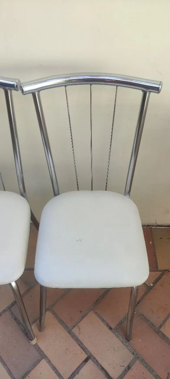2 Cadeiras Tubulares Cromadas com Assento Branco - Bom Estado - Foto 3