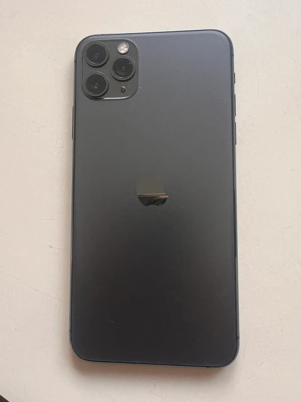 Vendo iPhone 11 Pro Max semi novo - Foto 5