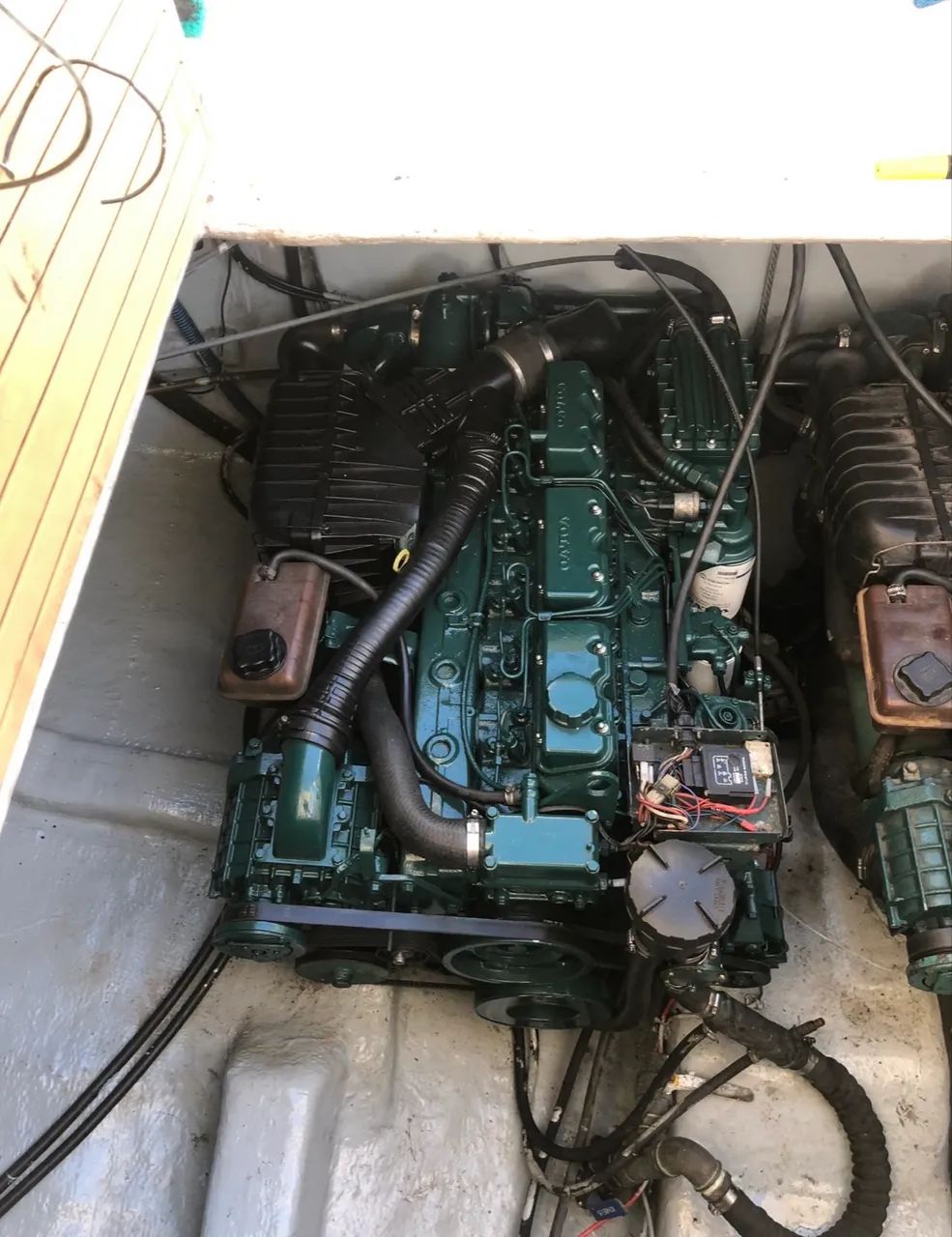 Lancha Bullet 39? com 02 motores Volvo KAD42 - Foto 7