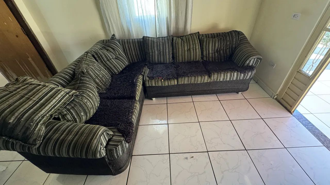 Vendo sofá para reforma  - Foto 2