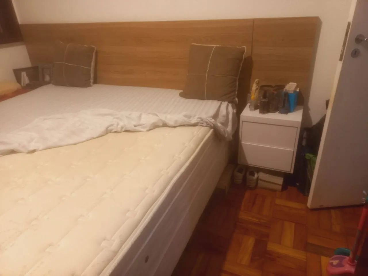 Cama king com colchão e duas cabeceiras - Foto 5