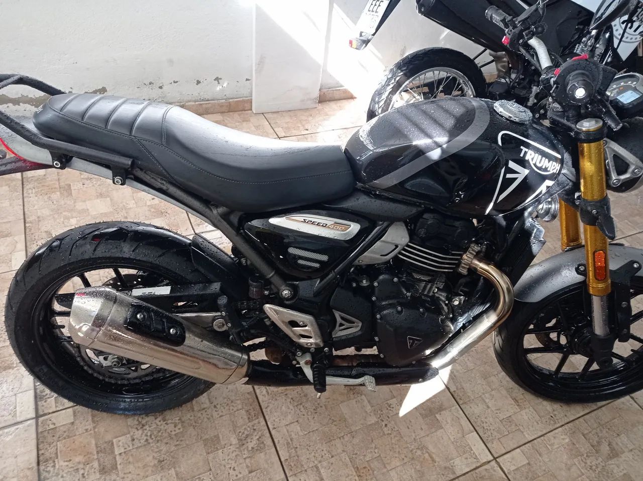 TRIUMPH 400 - Foto 2