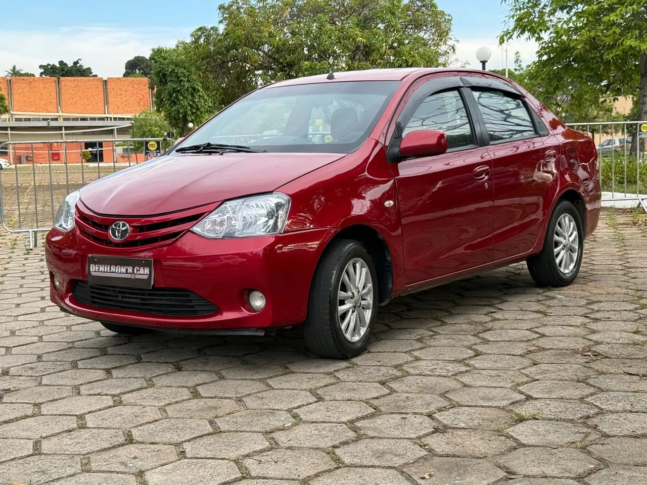 Toyota Etios ETIOS XLS Sedan 1.5 Flex 16V 4p Mec. 2013