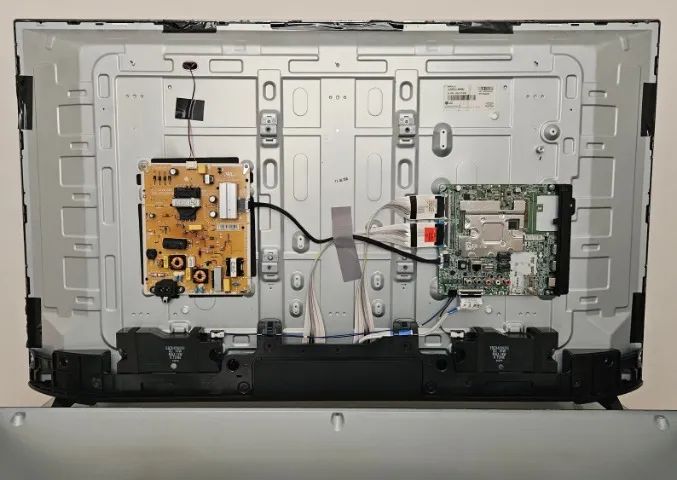 Smart TV LG 4k de 43 polegadas 43UM7500PSB (Defeito no Display) - Foto 3