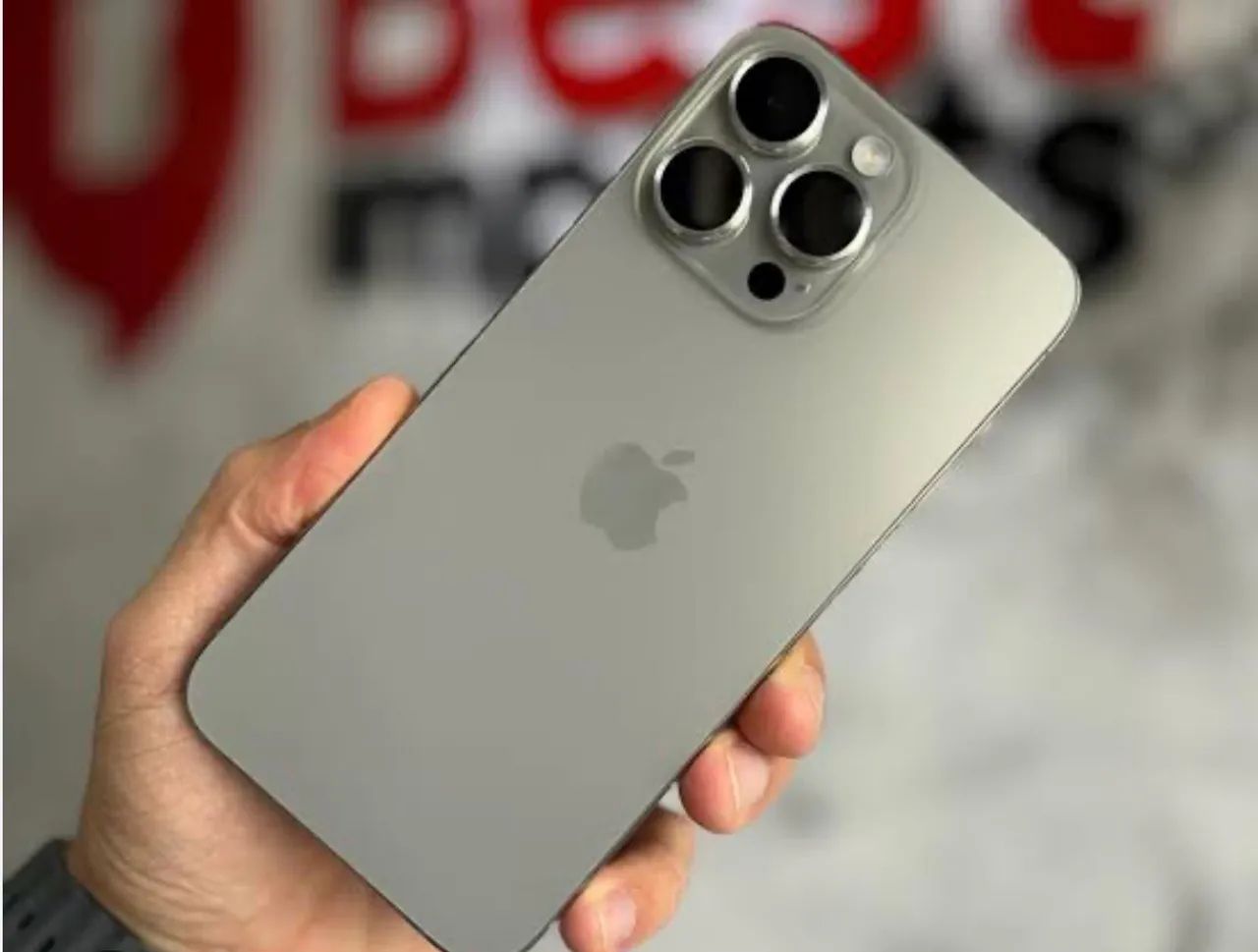 iPhone 15 pro max 256gb natural - Celulares e Smartphones