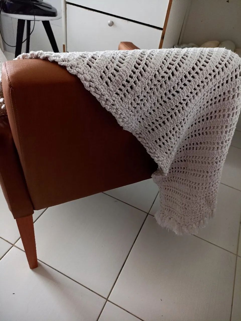Poltrona + puff de madeira  - Foto 3