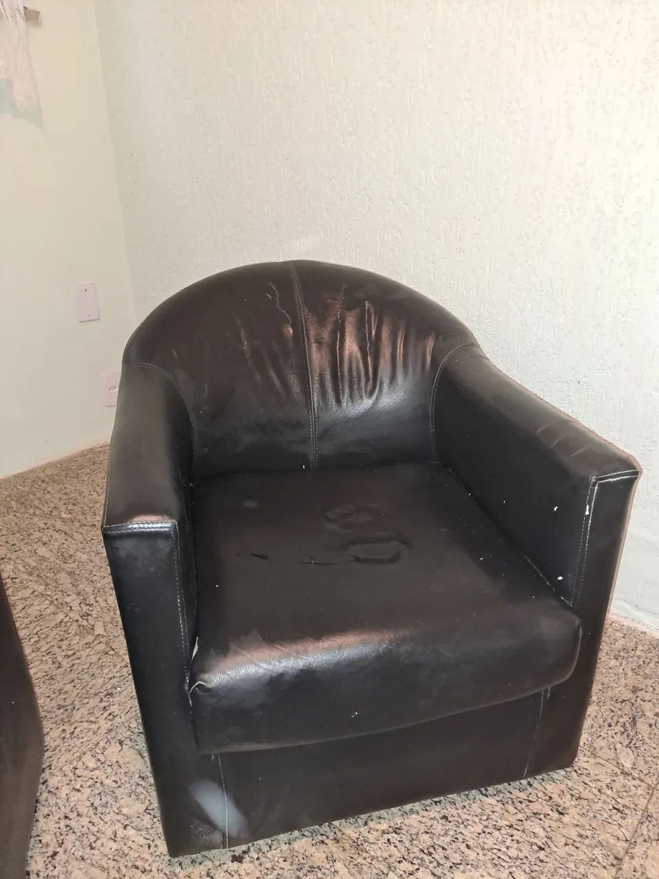 2 poltronas simples em corino - Foto 3