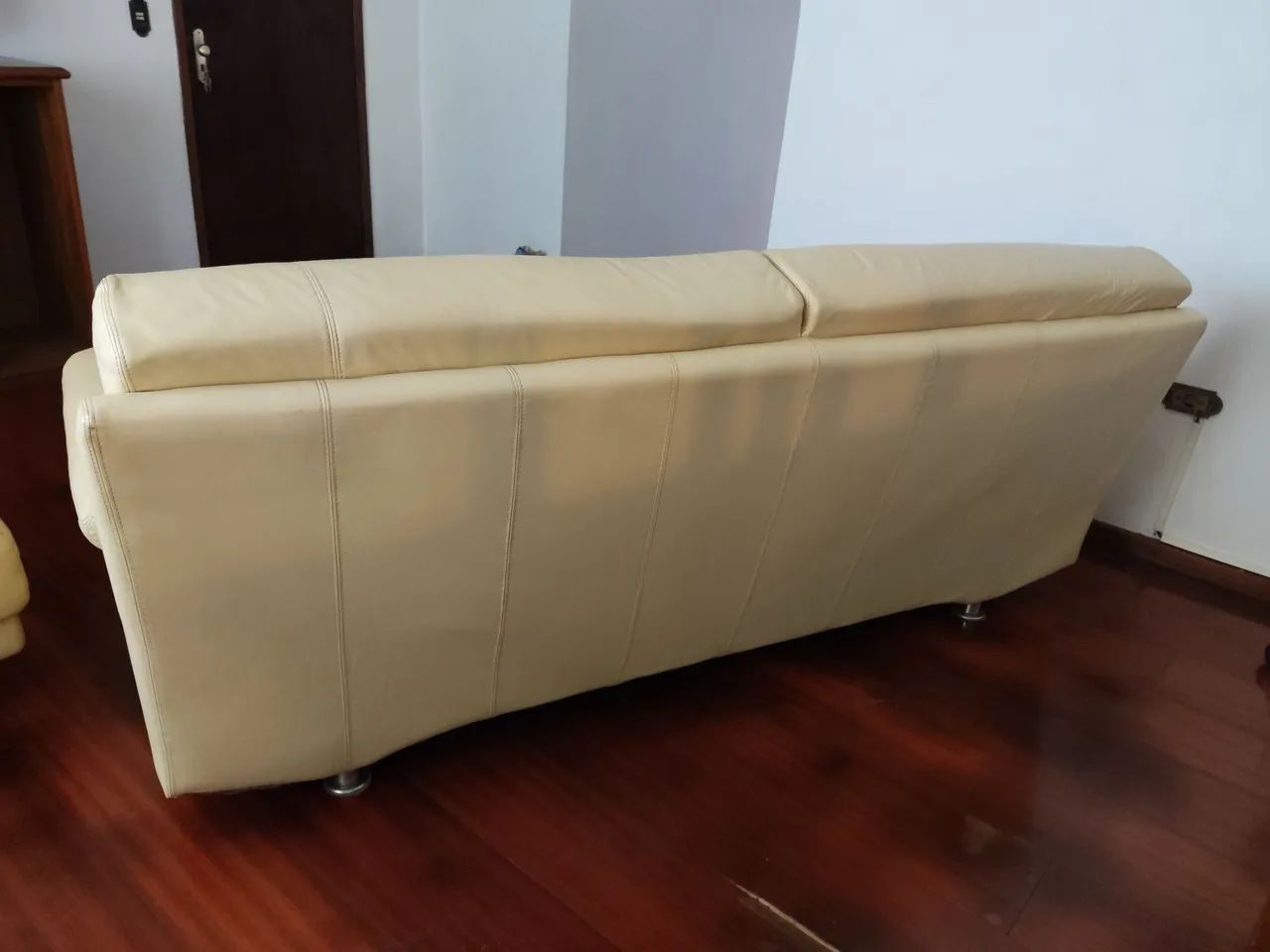 Sofá em couro 2 e 3 lugares - Foto 3