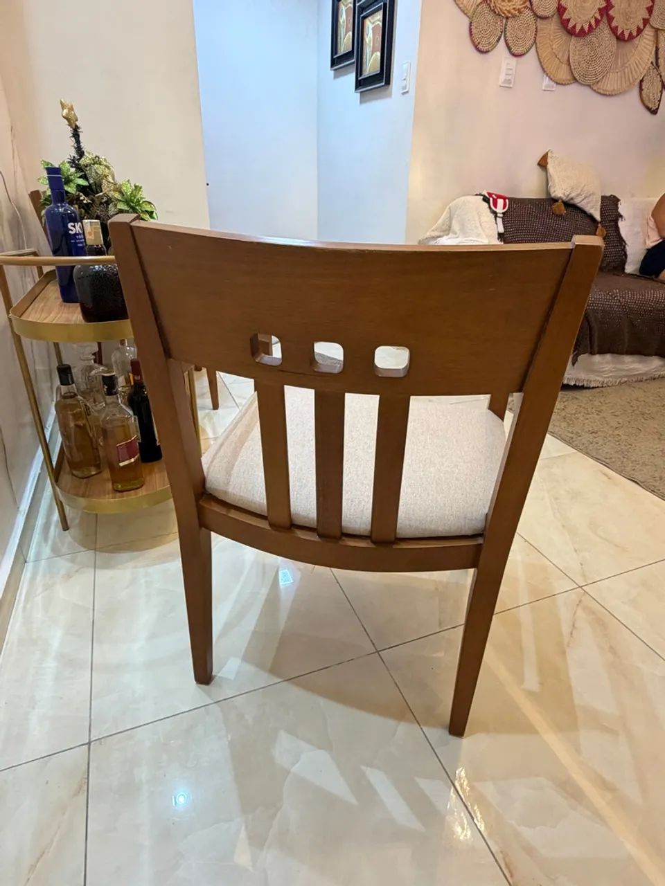 Poltrona de madeira  - Foto 2
