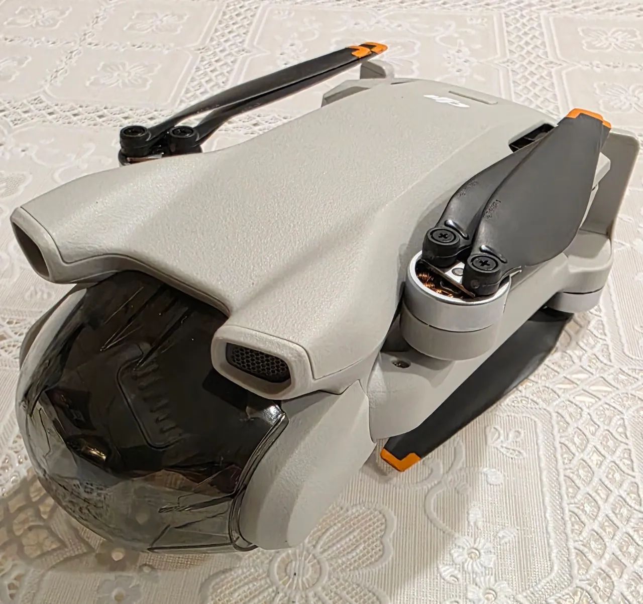 DRONE DJI MINI 3 FLY MORE COMBO - NOVISSIMO (MUITO POUCO USO) - R$ 3.500 - Foto 4