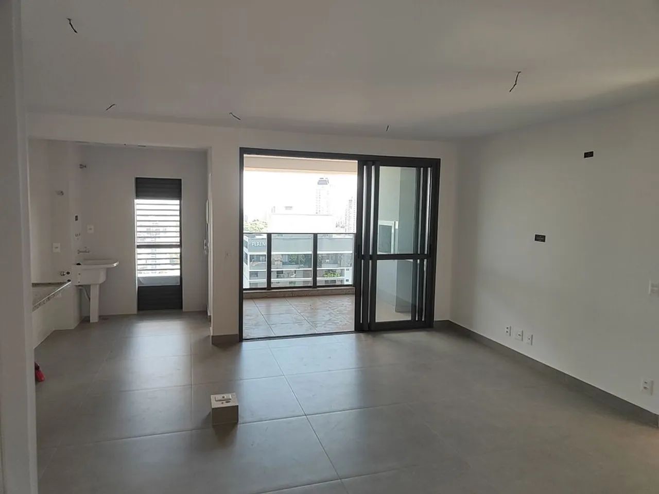 Apartmento novo na Zona 3 - com