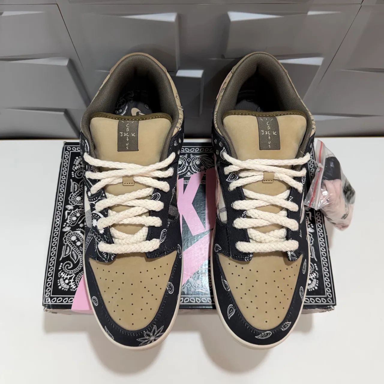Nike Dunk Low SB x Travis Scott Cactus Jack 44 - Foto 2