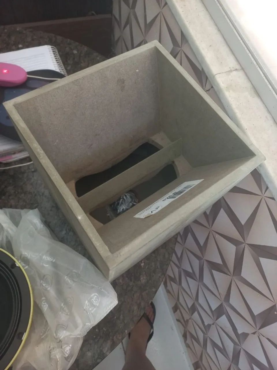 Caixa de som com plug de fase e ventilação em mdf - Foto 4
