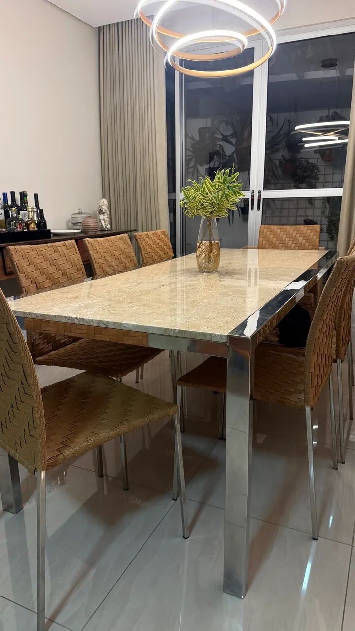 MESA JANTAR com 8 cadeiras