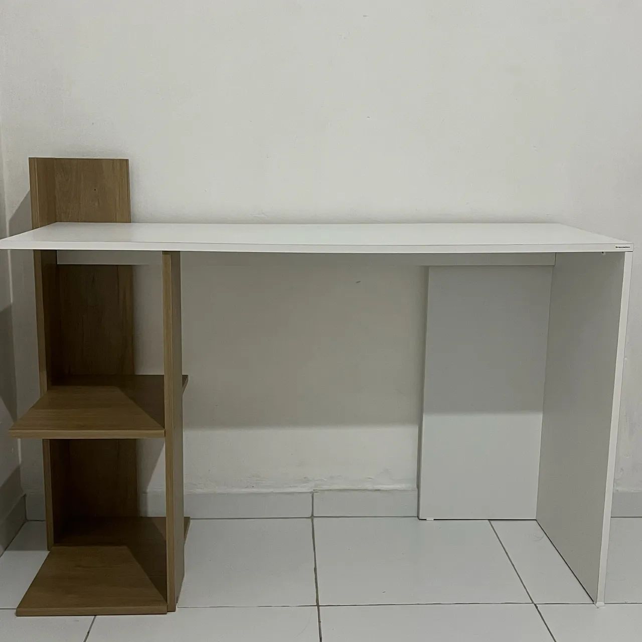 Mesa de estudo 444717737161543681