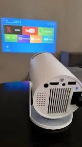 Projetor Android atualizado Hy300