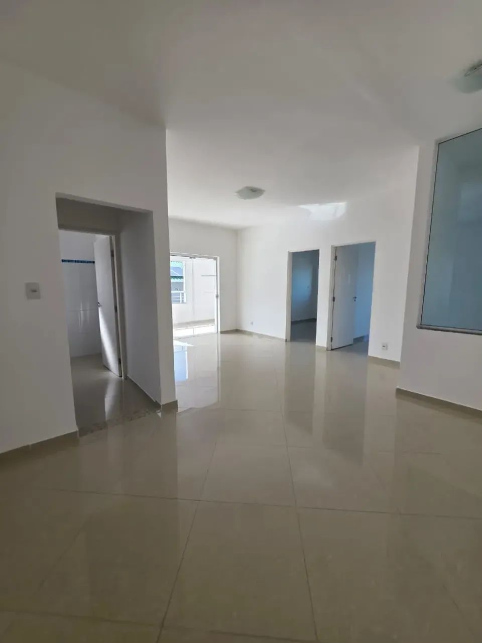 Sala/Conjunto para aluguel com 37 metros quadrados em Centro - Caraguatatuba - São Paulo