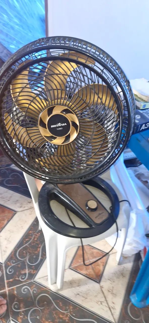 Vendo ventilador com defeito. 5 ventiladores. - Foto 2