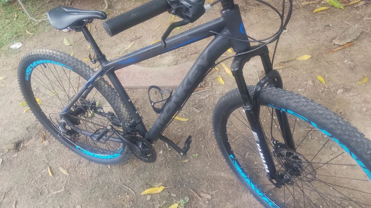 Vendo bicicleta aro 29 praticamente nova  - Foto 3