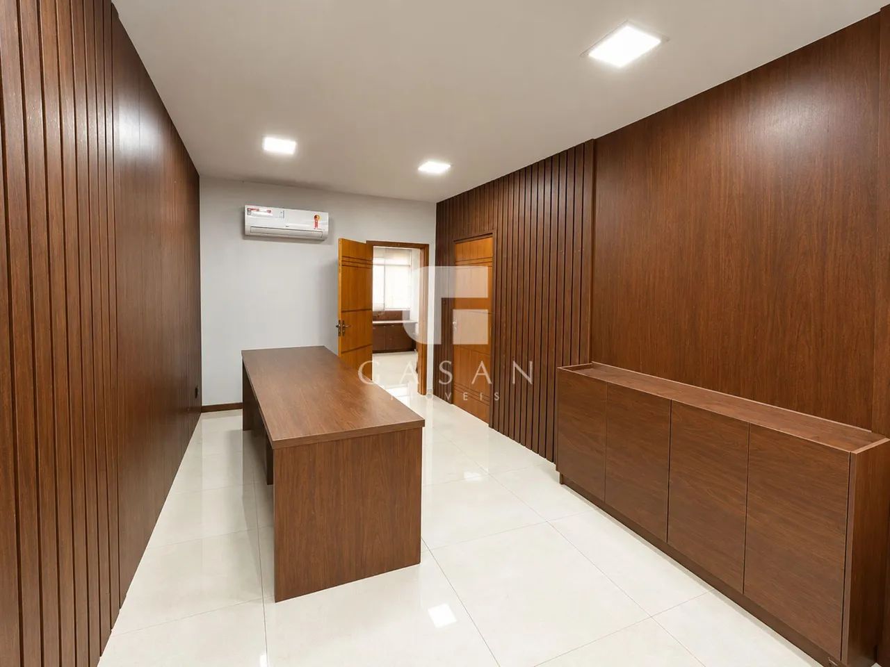 SALA PARA LOCAÇÃO NO CENTRO DE - Foto 2