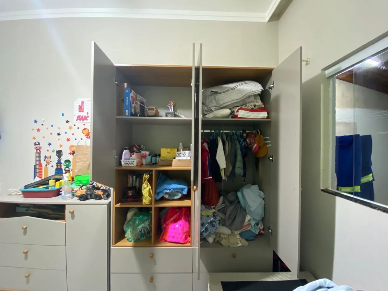 Guarda-roupa infantil 