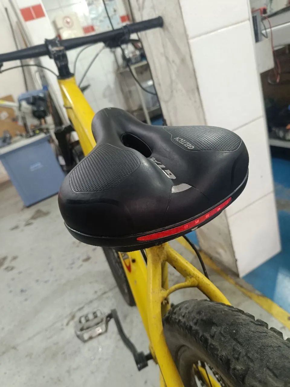 Bicicleta aro 26 Amarela  - Foto 3