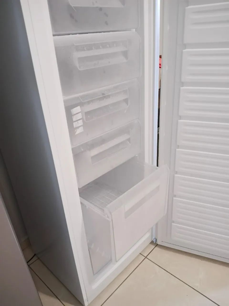 FREEZER EOS 242L 10 ANOS DE GARANTIA - Foto 3