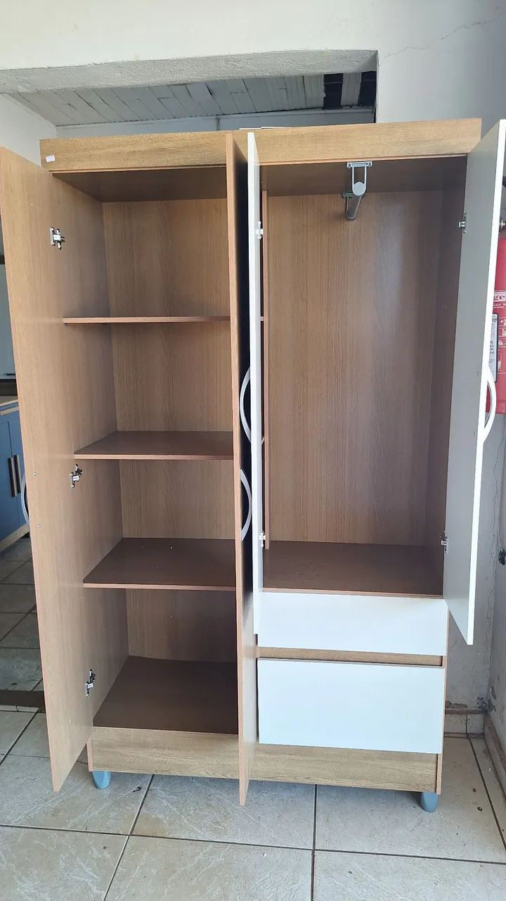 Guarda roupa 4 portas solteiro  - Foto 2
