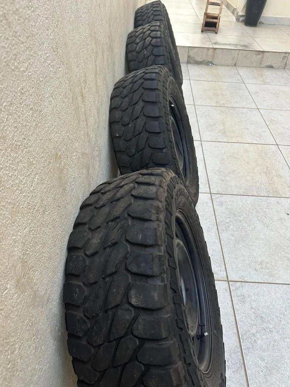 Rodas com pneus da Hilux Aro 17 Com Pneus Bons, Cravudos! - Foto 4