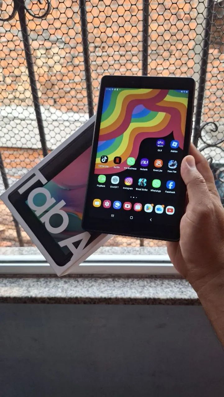 Samsung Tab A Tablet Na Caixa 8 polegadas chip 4G faz ligacao 32Gbs (Act cartao)