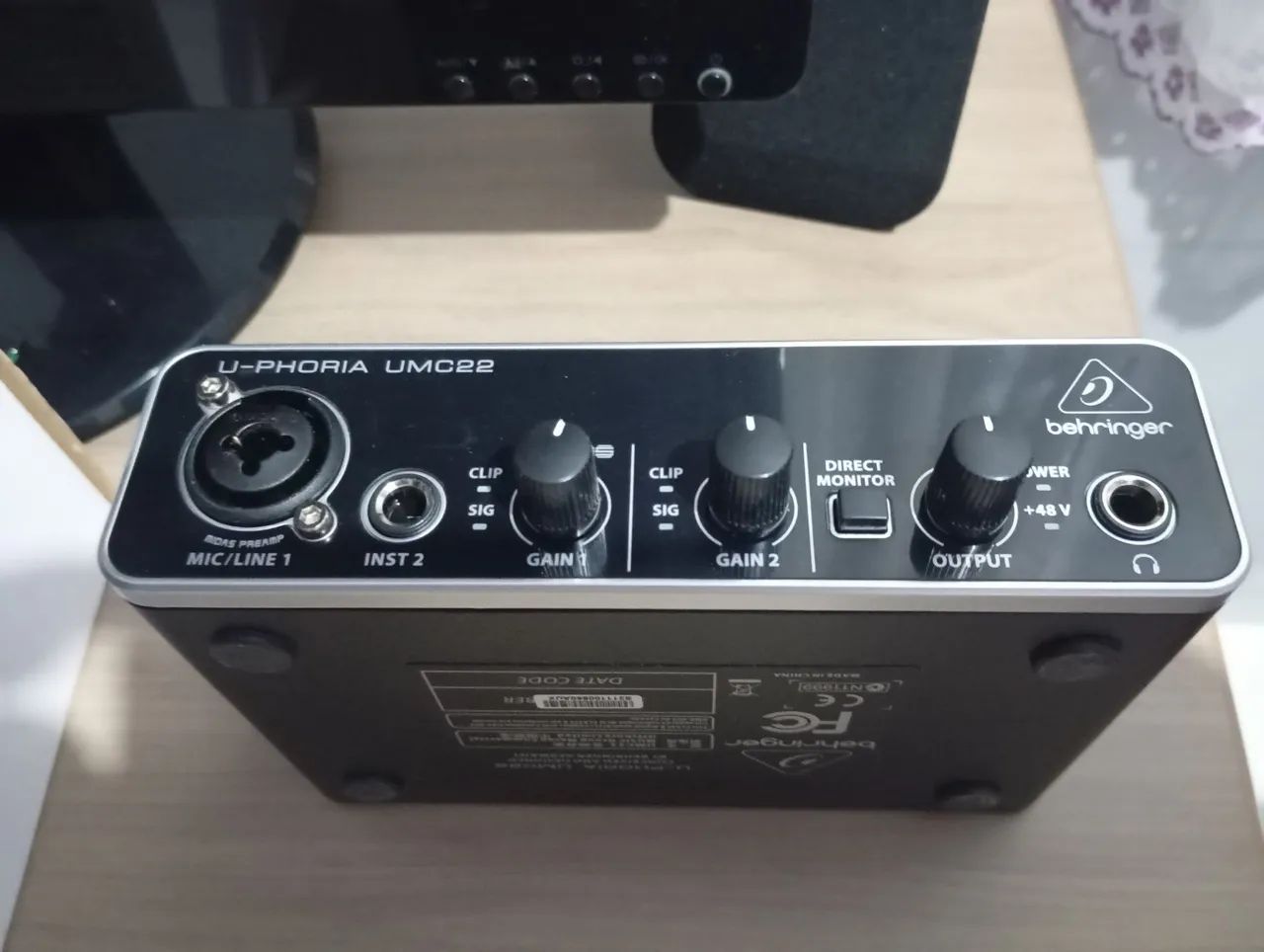 Interface de Áudio Behringer U-Phoria UMC22 Seminova - Foto 5