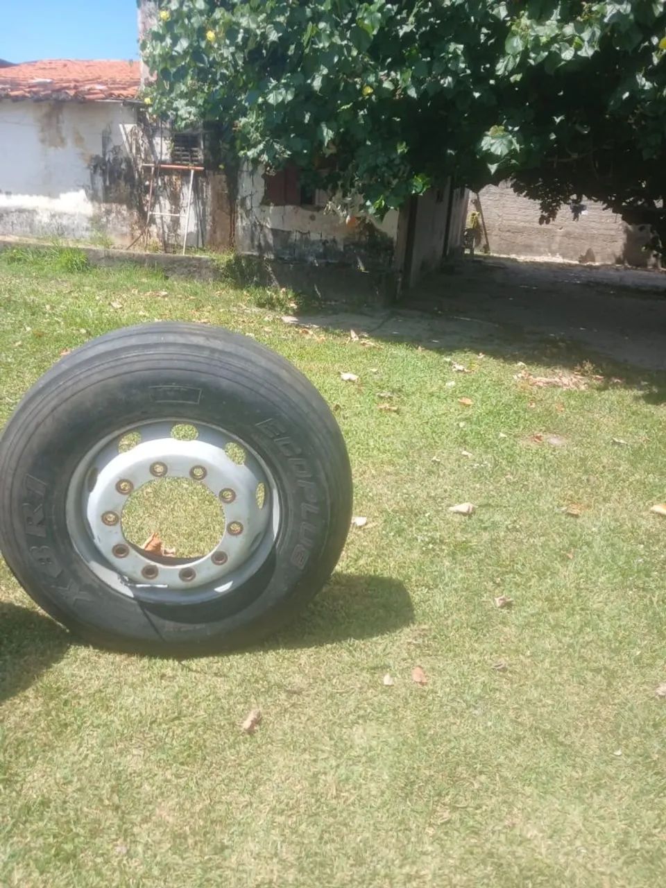 Vendo rodas do ônibus completa  - Foto 2