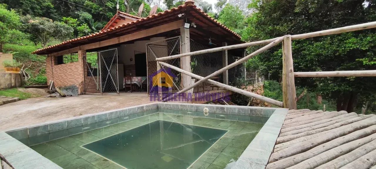 Ibiúna, chácara muito bem localizada com linda vista
