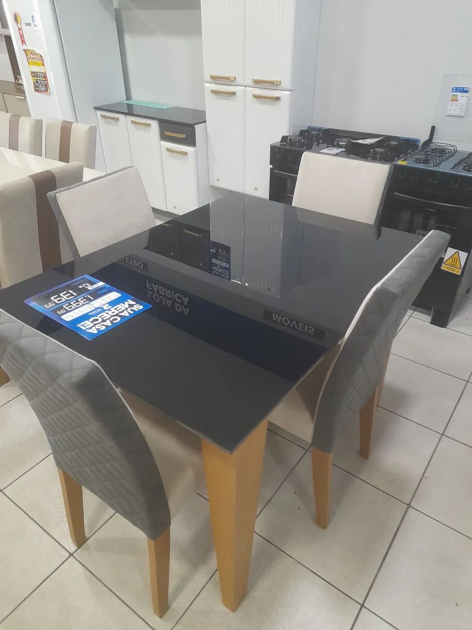 Conjunto mesa de jantar 4 cadeiras
