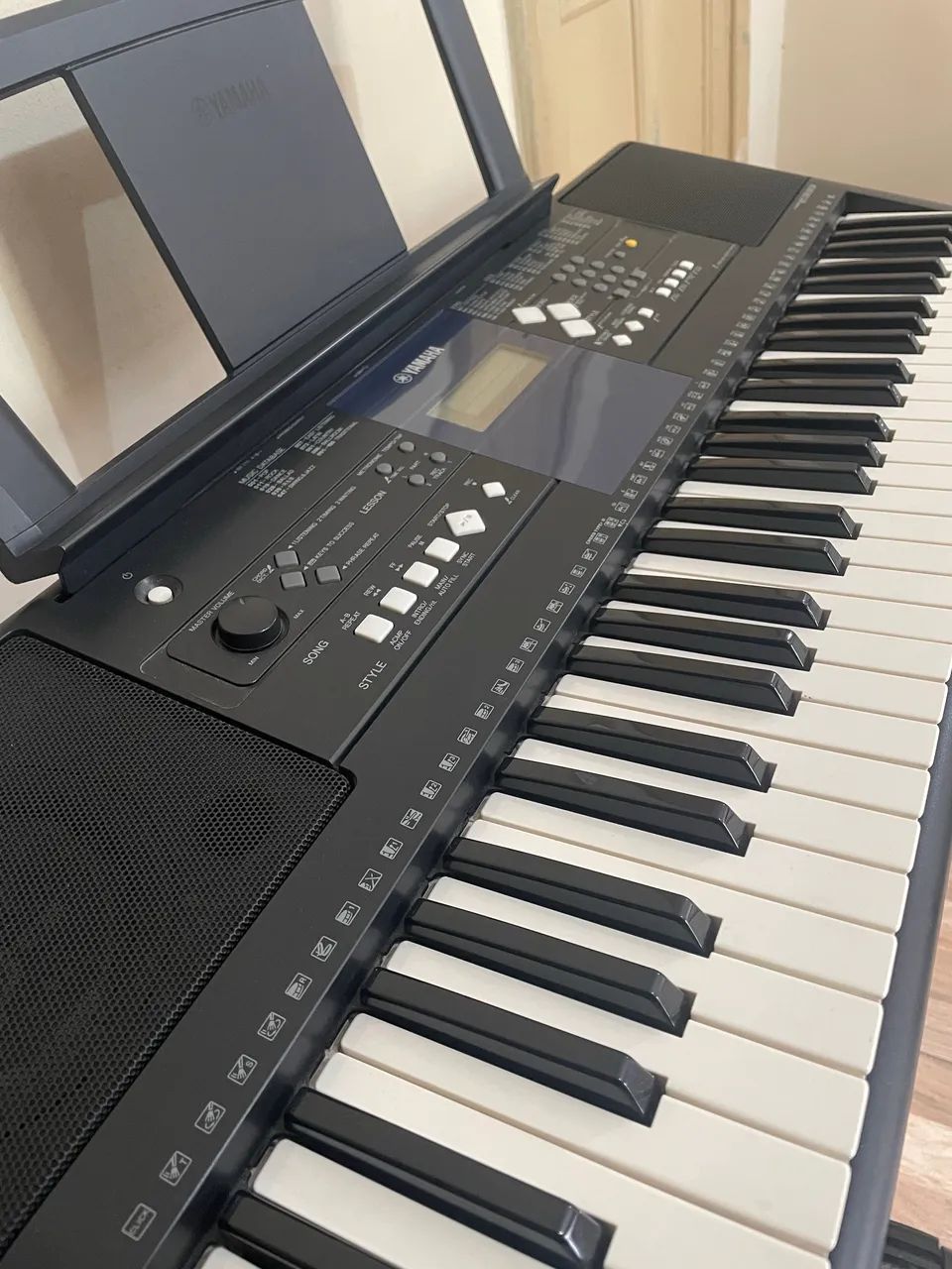 Teclado Yamaha PSR-E333 - Foto 2