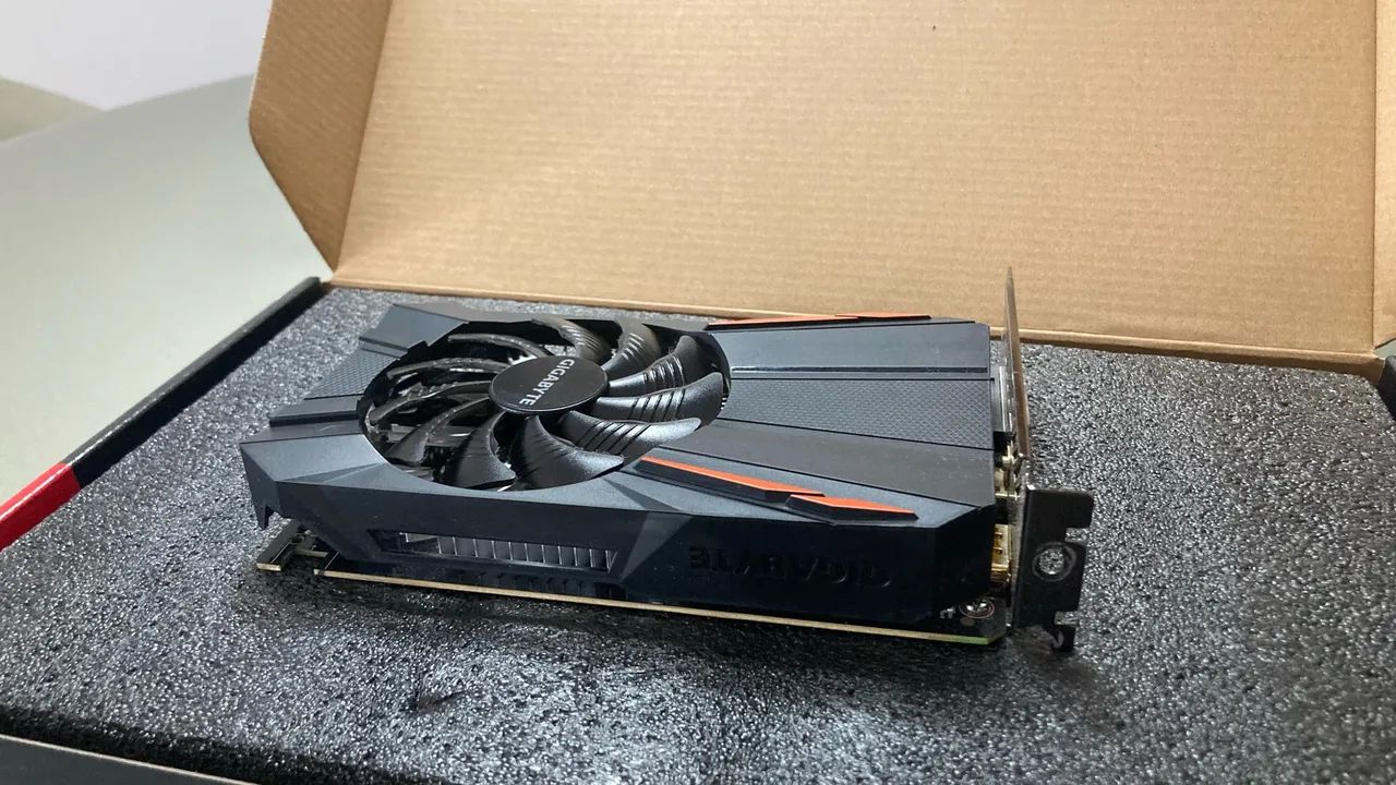 Placa de vídeo GTX 1050 Ti - Gigabyte 