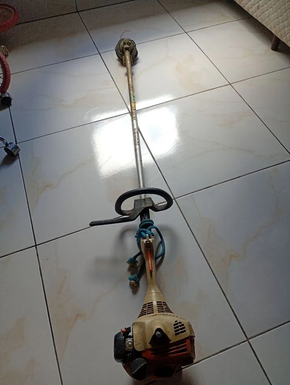 Vendo roçadeira Stihl FS 55 pra retirar peças  - Foto 3