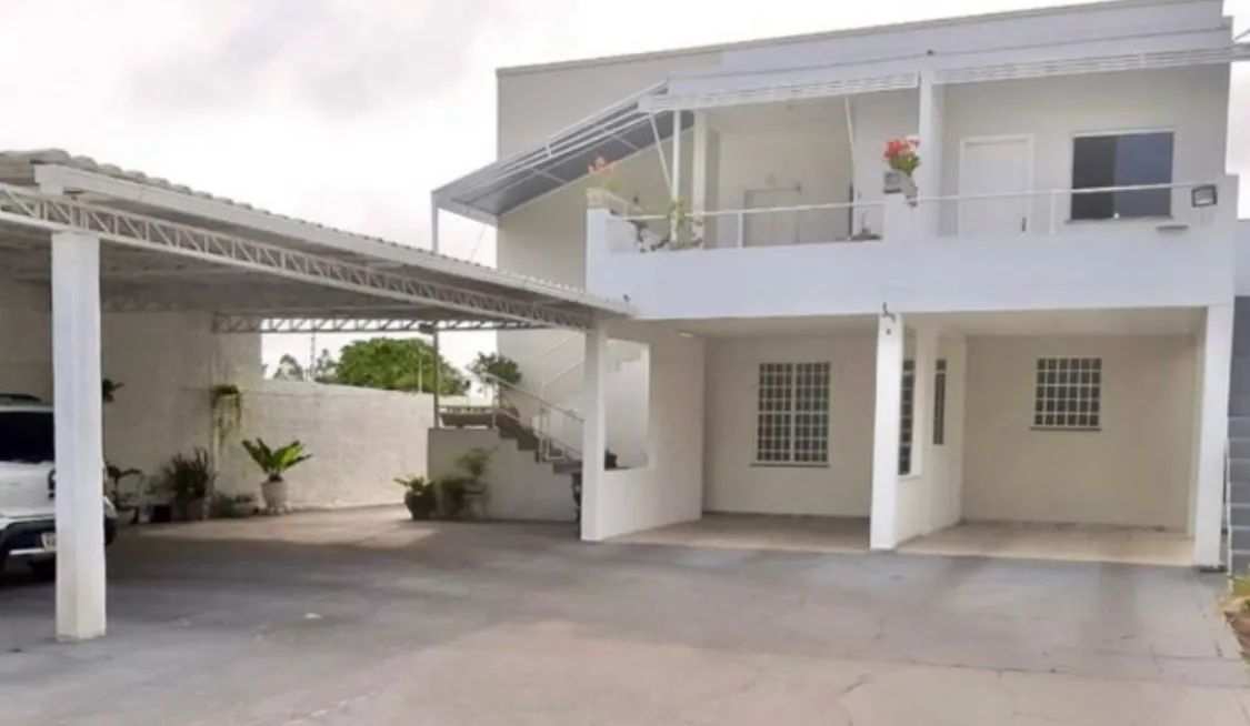 Suite mobília próx ao Faculdade Cathedral e o Gardem. 